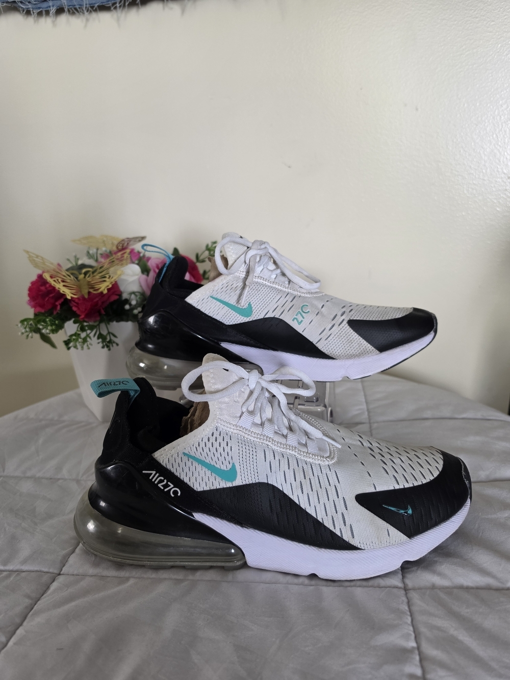 Nike Air Max 270 Women's White Black Teal Sneakers  Size 8